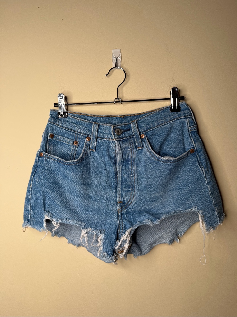 Levi 501 Women’s Cut Off Shorts Distressed Light Wash 24” Waist Y2K Daisy Duke